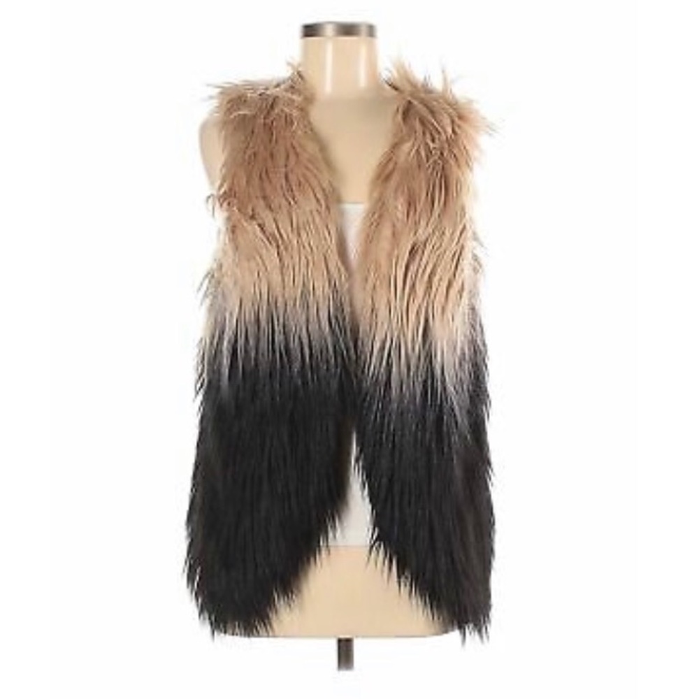 Skies Are Blue women faux fur vest